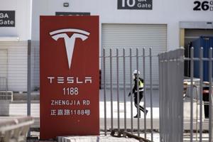 Cổ phiếu Tesla lao dốc, Elon Musk mất gần 4 tỷ USD chỉ sau 1 đêm