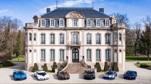 Loạt xe Bugatti trị giá gần 36 triệu USD xếp cạnh nhau trông thế nào?