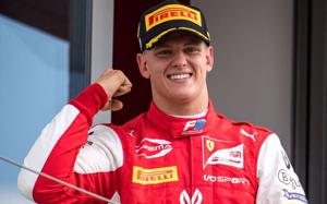 Con trai của Michael Schumacher có thể lặp lại kỳ tích của cha ở F1?