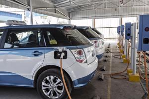 Trung Quốc “sốt vó” vì người dân bắt đầu hờ hững với ô tô điện