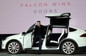 “Kiếm” hơn 6 tỷ USD/ngày, Elon Musk giờ giàu hơn cả Warren Buffett