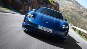 Porsche gia nhập “cuộc chơi” xe điện, trở thành đối thủ đáng gờm của Tesla