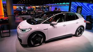 Volkswagen “chơi lớn”, chuẩn bị thống trị tương lai xe điện