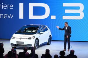 “Mây đen” phủ bóng Triển lãm Ôtô Quốc tế Frankfurt