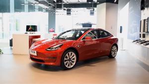 Nhà máy Tesla ở Trung Quốc xuất xưởng 28 xe/h