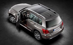 Mercedes-Benz triệu hồi xe vì cửa sổ trời có thể ... bay mất!