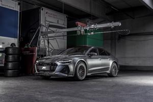Audi RS7 coupe mạnh ngang Lamborghini Huracan