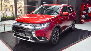 Giá lăn bánh Mitsubishi Outlander 2020