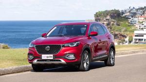 Giá lăn bánh MG HS 2020 mới ra mắt tại Việt Nam