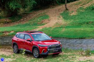 Xe "hot" Toyota Corolla Cross bán được bao nhiêu xe sau tháng đầu tiên ra mắt?
