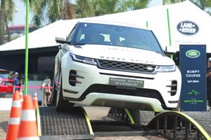 Trải nghiệm nhanh Range Rover Evoque mới vừa về Việt Nam