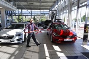 Đức kêu gọi chính phủ bơm tiền để “giải cứu ô tô” hậu COVID-19