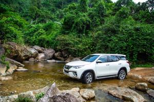 Mua xe Fortuner, được hỗ trợ phí trước bạ