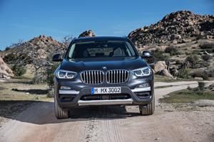 Xe sang BMW Series 5 và BMW X3 tung ưu đãi, kích cầu mua sắm