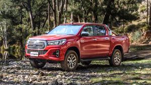 Gần 2.000 xe bán tải Toyota Hilux bị triệu hồi