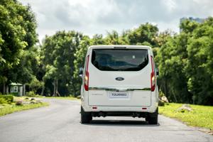 Ford Tourneo mới ra mắt thị trường Việt Nam, giá hơn 1 tỷ đồng