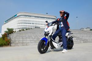 Xe máy điện YADEA X5 chính thức mở bán