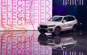 Hàng loạt xe ô tô điện của Hyundai, Ford, BMW bốc cháy