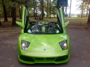 Hàng loạt xe Ferrari, Lamborghini, Bugatti bị nhái và rao bán online