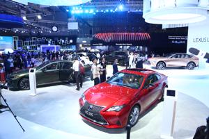 Video: Một vòng triển lãm ô tô lớn nhất Việt Nam