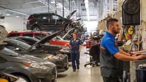 Tương lai ngành công nghiệp ô tô đang bị đe đọa