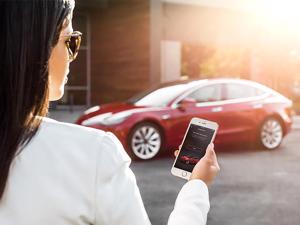 Chủ xe Tesla khóa trái tên cướp nhờ công nghệ “xịn xò”