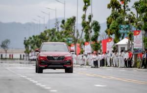 Ô tô nội VinFast Lux sẵn sàng lăn bánh