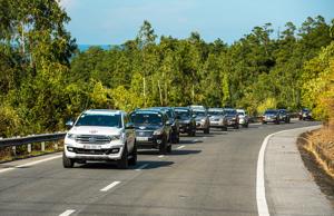 Ford Everest dẫn đầu phân khúc SUV hạng trung 