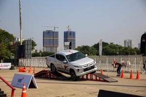 Mitsubishi mạnh tay giảm giá, ưu đãi cuối năm