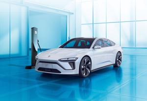 Trung Quốc tăng mạnh mục tiêu doanh số xe điện