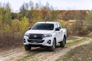 Toyota Việt Nam triệu hồi xe bán tải Hilux