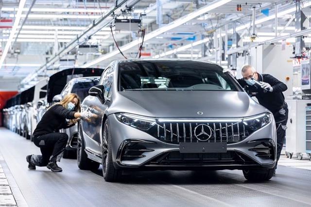 D&acirc;y chuyền sản xuất Mercedes-AMG EQS 53 4MATIC + tại Sindelfingen, Đức.