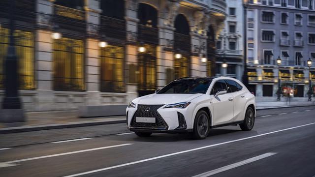 Lexus UX 2023 sẽ chuyển sang dải sản phẩm hybrid - Ảnh 2