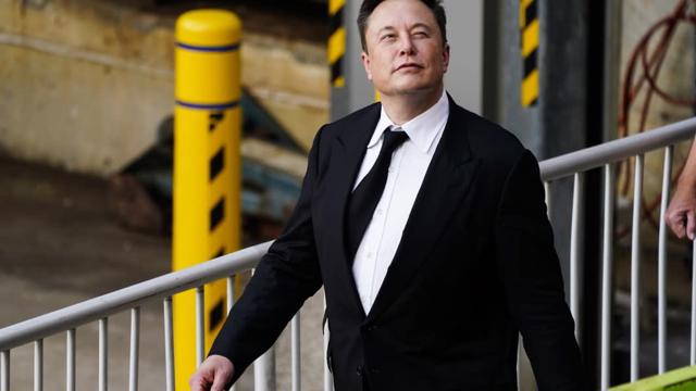 Elon Musk tiếp tục th&agrave;nh t&acirc;m điểm của vụ kiện mới.