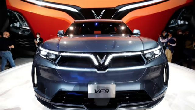 SUV điện VF9 của VinFast được trưng b&agrave;y tại Trung t&acirc;m Hội nghị Las Vegas.