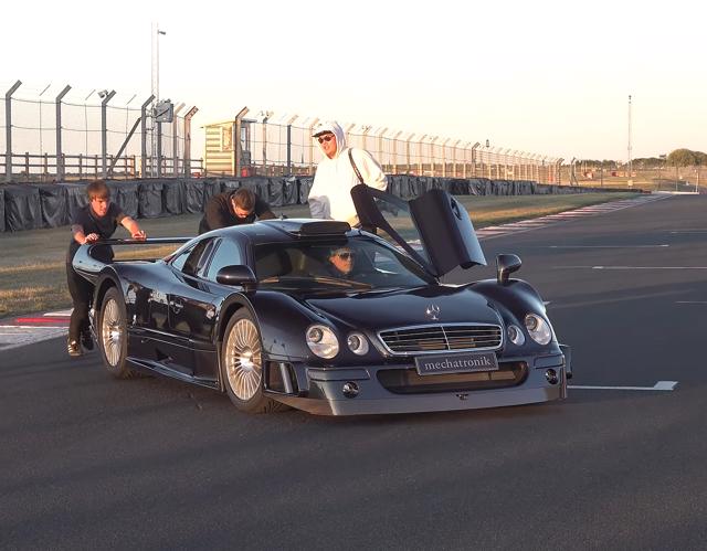 Chiếc xe đua bí ẩn nhất thế giới của Mercedes-Benz lần đầu tiên xuất hiện trên đường đua - Ảnh 1