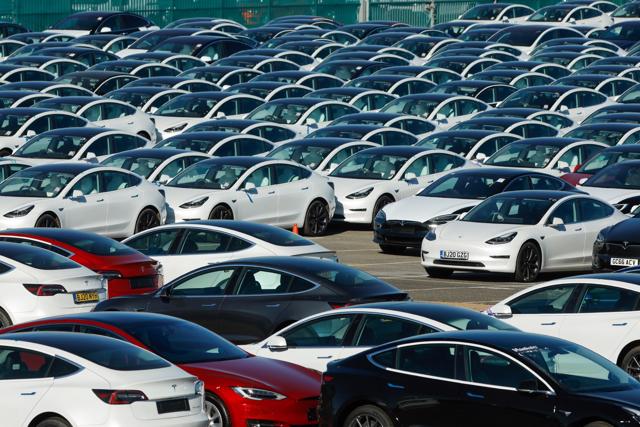 &Ocirc;ng chủ Tesla nhấn mạnh số lượng sản xuất trung b&igrave;nh từ mỗi nh&agrave; m&aacute;y của h&atilde;ng được thiết lập để tăng l&ecirc;n hai triệu chiếc xe mỗi năm.