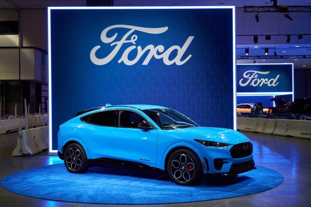 Ford tổng tái cấu trúc hoạt động phát triển xe và chuỗi cung ứng toàn cầu - Ảnh 1