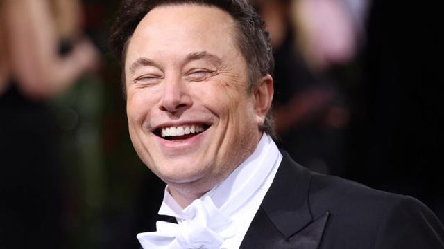 Elon Musk đ&atilde; mất hơn 110 tỷ USD t&agrave;i sản của m&igrave;nh do gi&aacute; cổ phiếu Tesla sụt giảm mạnh trong năm nay - nhiều hơn tổng gi&aacute; trị t&agrave;i sản r&ograve;ng 107 tỷ USD của đồng s&aacute;ng lập Google, Sergey Brin. &nbsp;