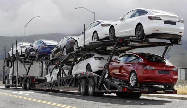 Cách gã khổng lồ ngành xe điện Tesla xác định kỷ nguyên mới cho ngành công nghiệp ô tô toàn cầu - Ảnh 5