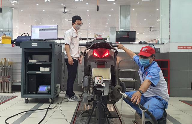 Việc đo kiểm khí thải xe máy có thể thực hiện tại các xưởng sửa chữa xe máy chính hãng.