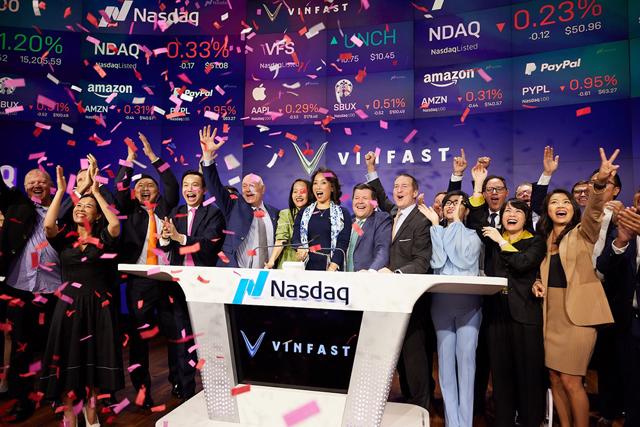 VinFast tăng tốc trở thành nhà sản xuất ô tô có giá trị vốn hoá đứng thứ 3 thế giới - Ảnh 1