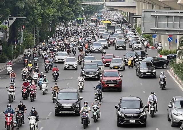 Từ 15/8, Th&ocirc;ng tư 28 do Bộ C&ocirc;ng an ban h&agrave;nh đ&atilde; c&oacute; hiệu lực, người d&acirc;n khi mua b&aacute;n &ocirc; t&ocirc;, xe m&aacute;y cần nghi&ecirc;n cứu kỹ c&aacute;c quy định li&ecirc;n quan đến thực hiện đ&uacute;ng ph&aacute;p luật.