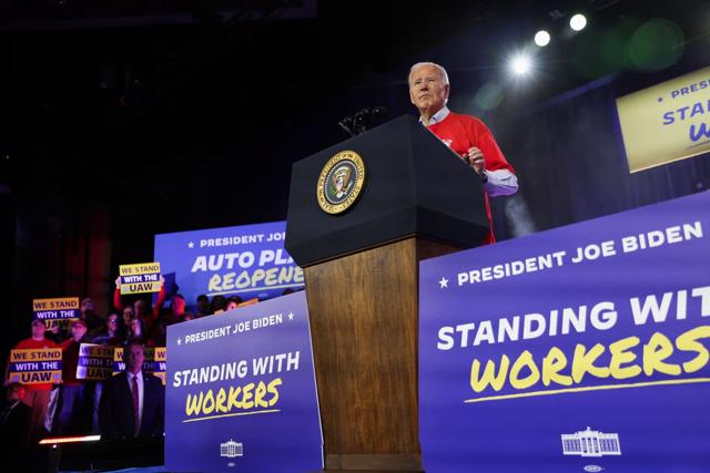 Tổng thống Mỹ ủng hộ “hợp nhất” công nhân ngành ô tô Mỹ - Ảnh 2