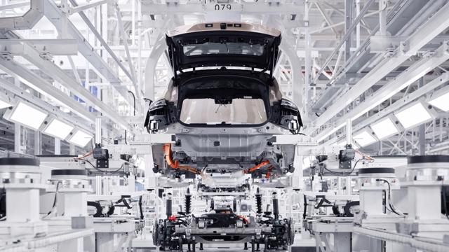 AI, robot sẽ thay thế 30% lực lượng lao động ngành ô tô Trung Quốc năm 2027 - Ảnh 2