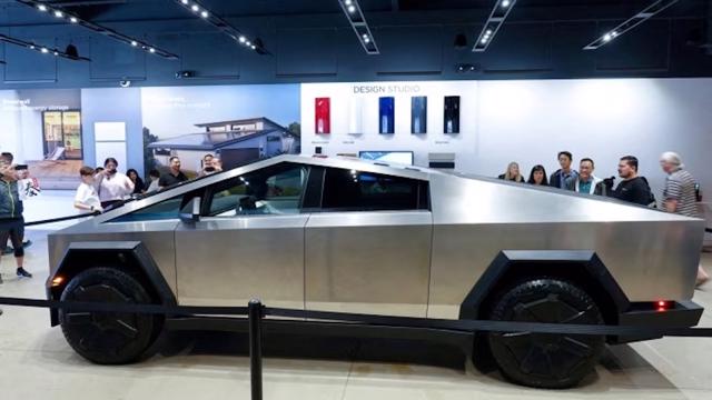 Tesla chính thức tiết lộ giá Cybertruck, đặt mục tiêu vượt doanh số các mẫu xe hiện có - Ảnh 1