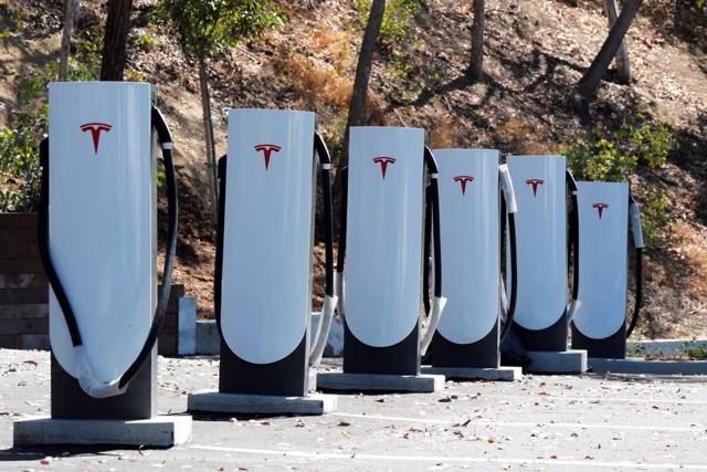 Chuẩn sạc EV của Tesla sẽ trở thành tiêu chuẩn sạc chính thức ở Bắc Mỹ - Ảnh 2