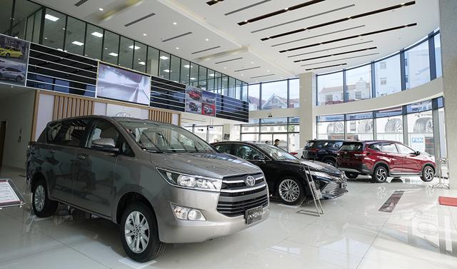 Doanh số ô tô toàn thị trường sụt giảm mạnh trong năm 2023. Ảnh: Toyota Việt Nam