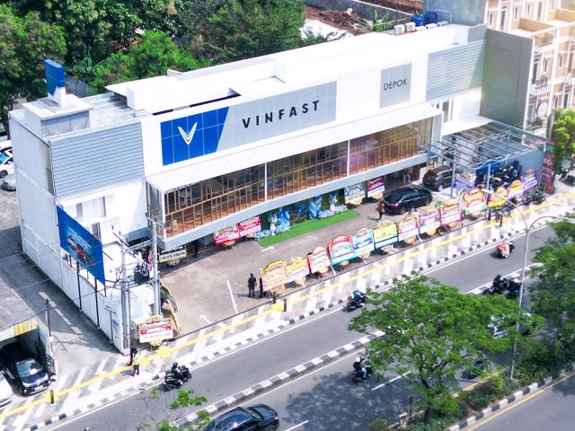 Cửa h&agrave;ng đại l&yacute; VinFast đầu ti&ecirc;n tại th&agrave;nh phố Depok, Indonesia.