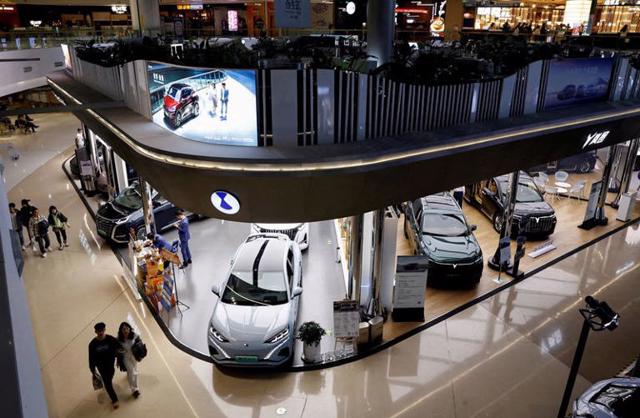 Trung Quốc nới lỏng quy định cho vay mua ô tô thúc đẩy tiêu dùng - Ảnh 1